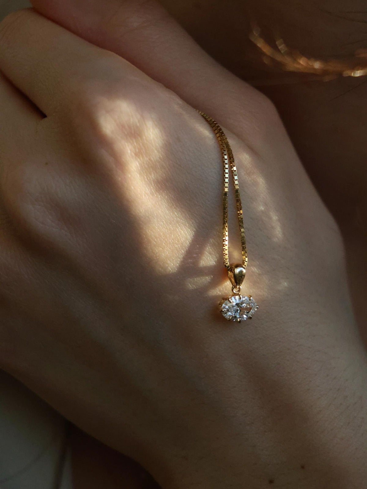 East-West Oval Cut Diamond Pendant Necklace | 18K Yellow Gold Pendent