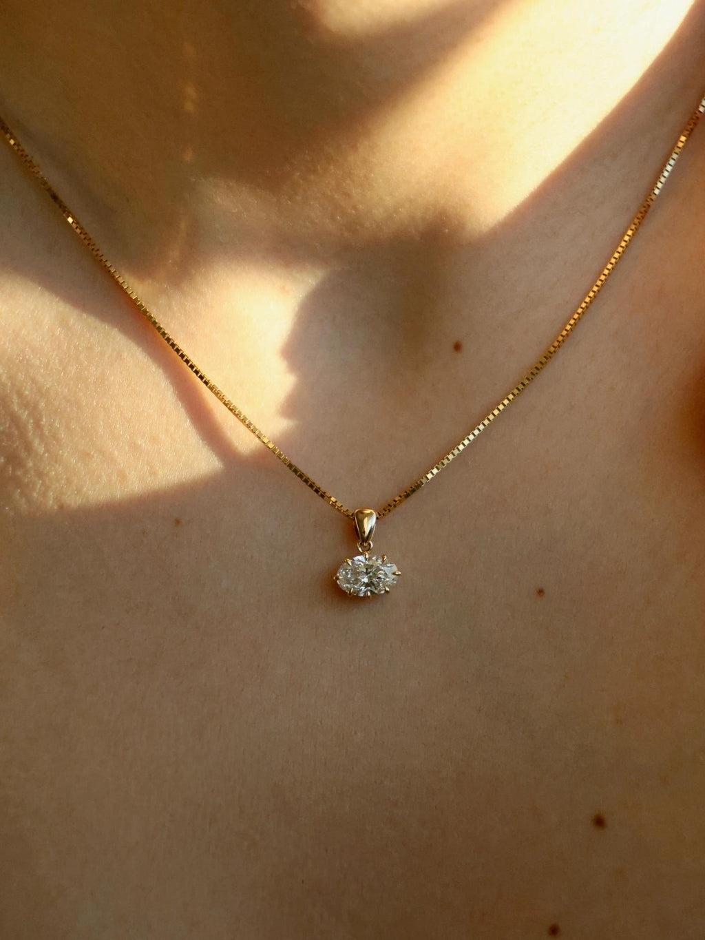 East-West Oval Cut Diamond Pendant Necklace | 18K Yellow Gold Pendent