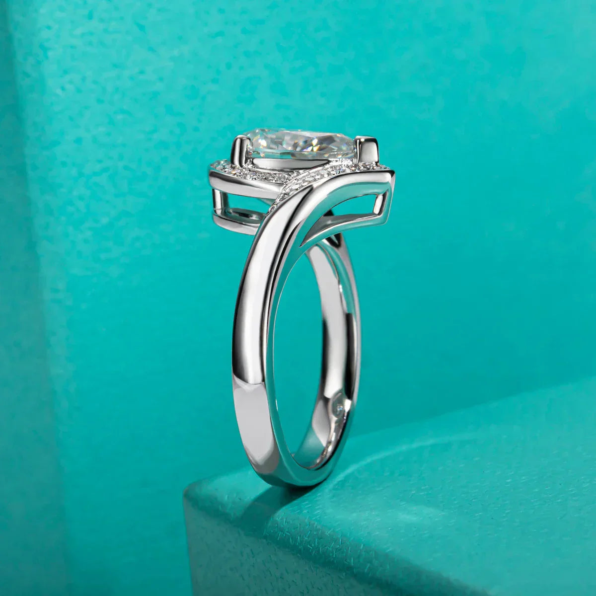 2.5 CT Pear Cut Moissanite Halo Engagement Ring
