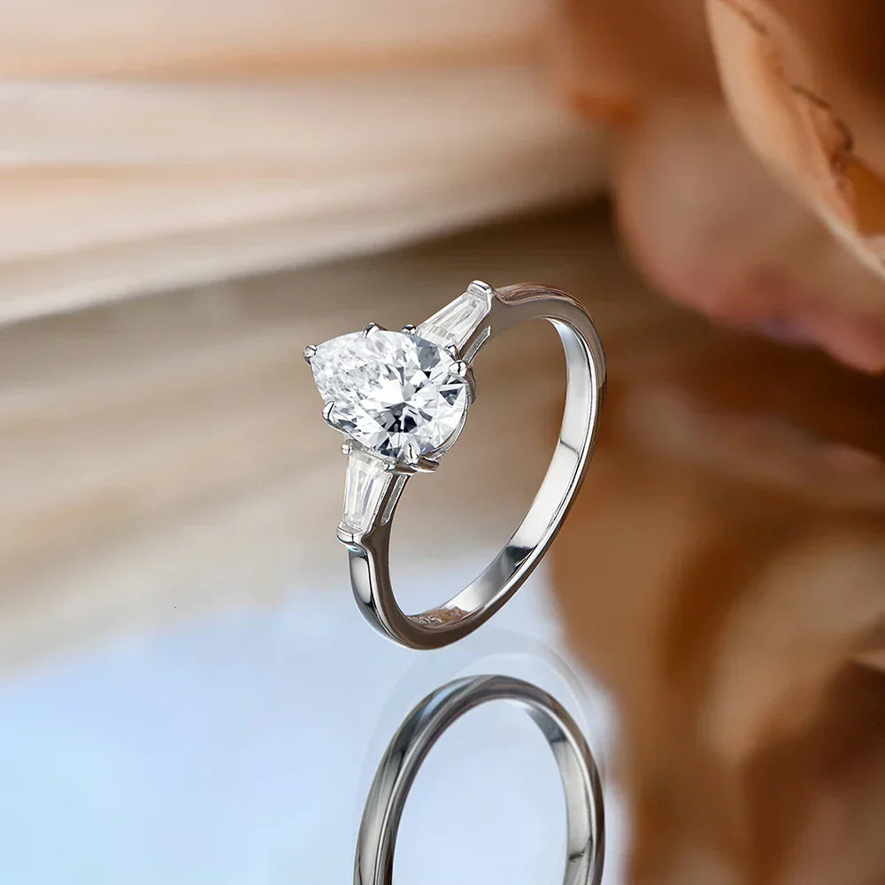 VVS1 D Color 1.5 CT Pear Cut Moissanite Ring