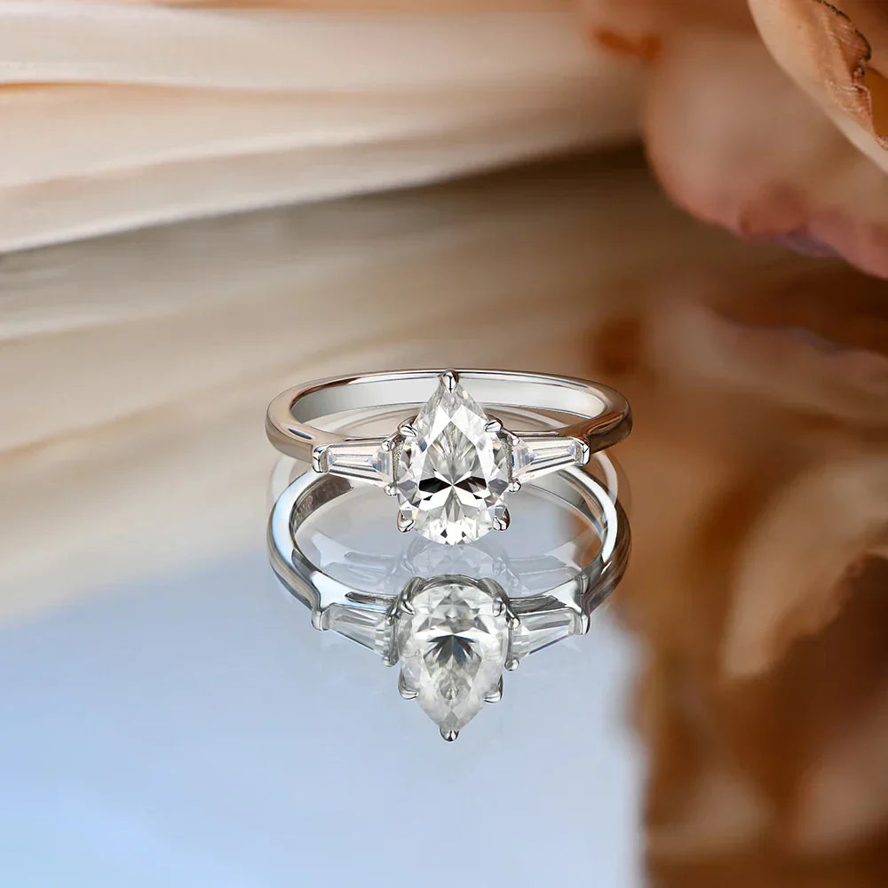 VVS1 D Color 1.5 CT Pear Cut Moissanite Ring