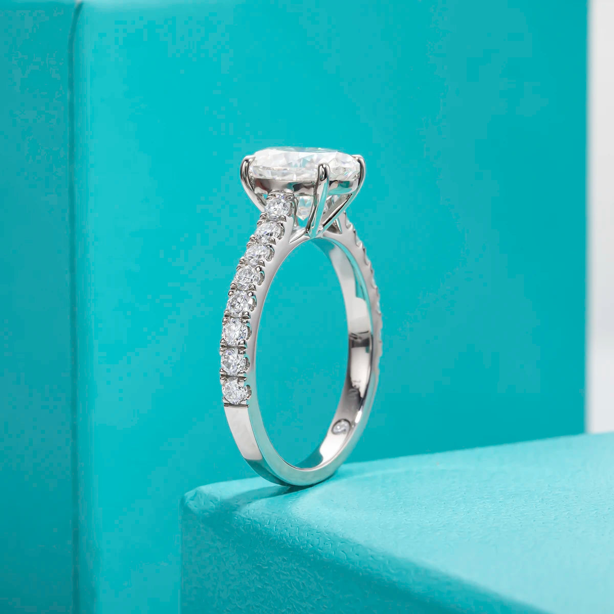 2CT VVS1 Oval Cut Moissanite Engagement Ring