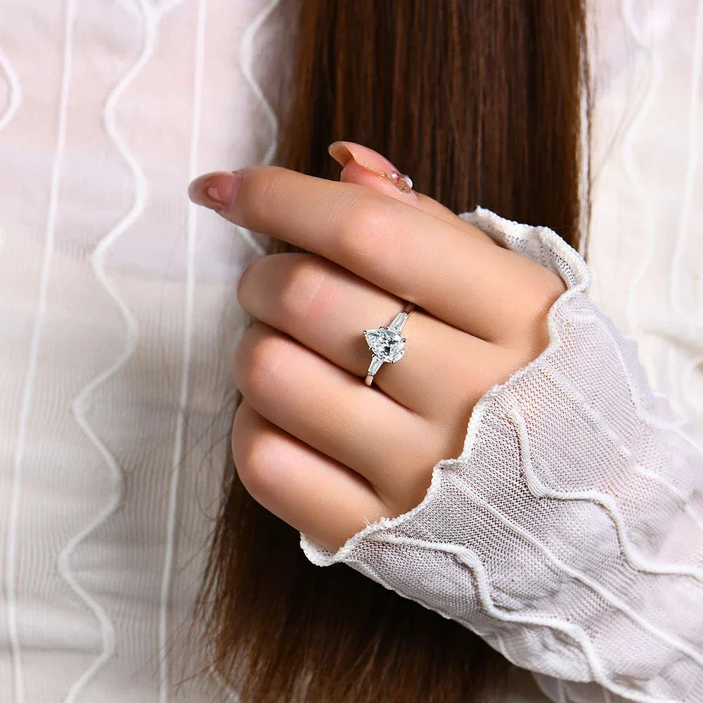 VVS1 D Color 1.5 CT Pear Cut Moissanite Ring