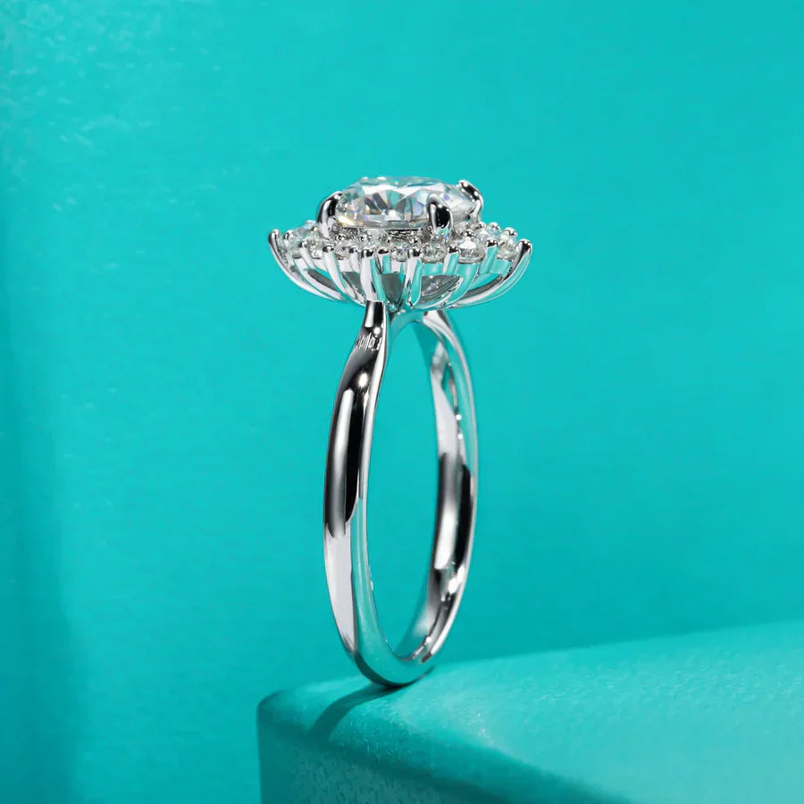 2CT Round Cut Moissanite Halo Engagement Ring