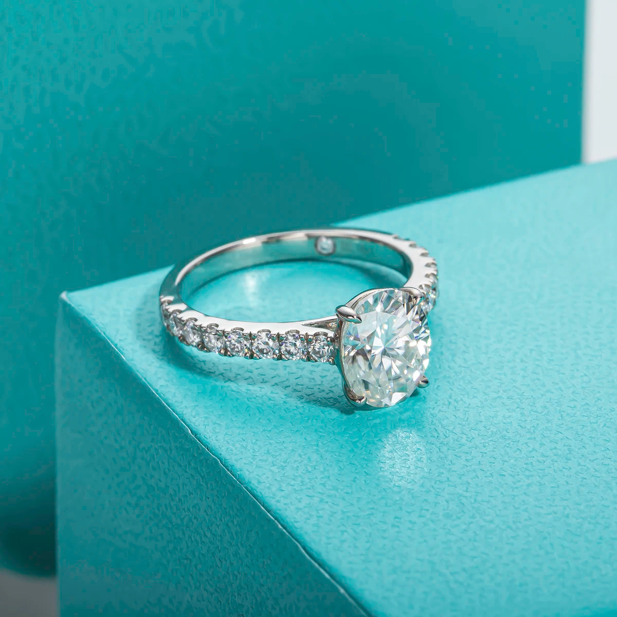 2CT VVS1 Oval Cut Moissanite Engagement Ring