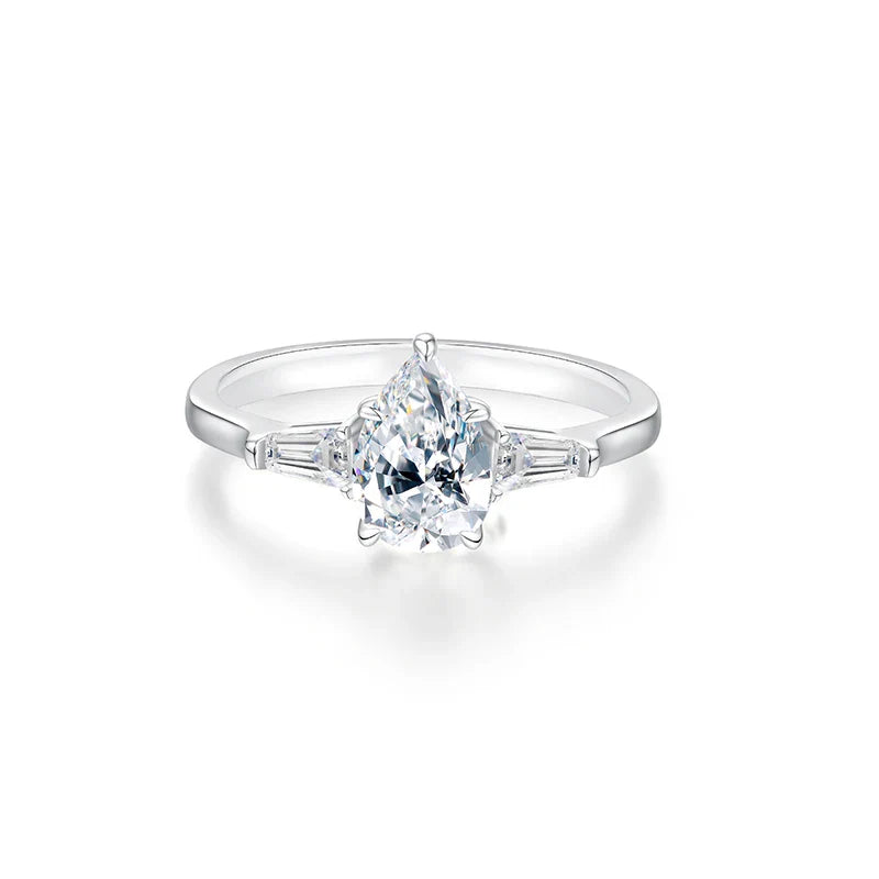 VVS1 D Color 1.5 CT Pear Cut Moissanite Ring