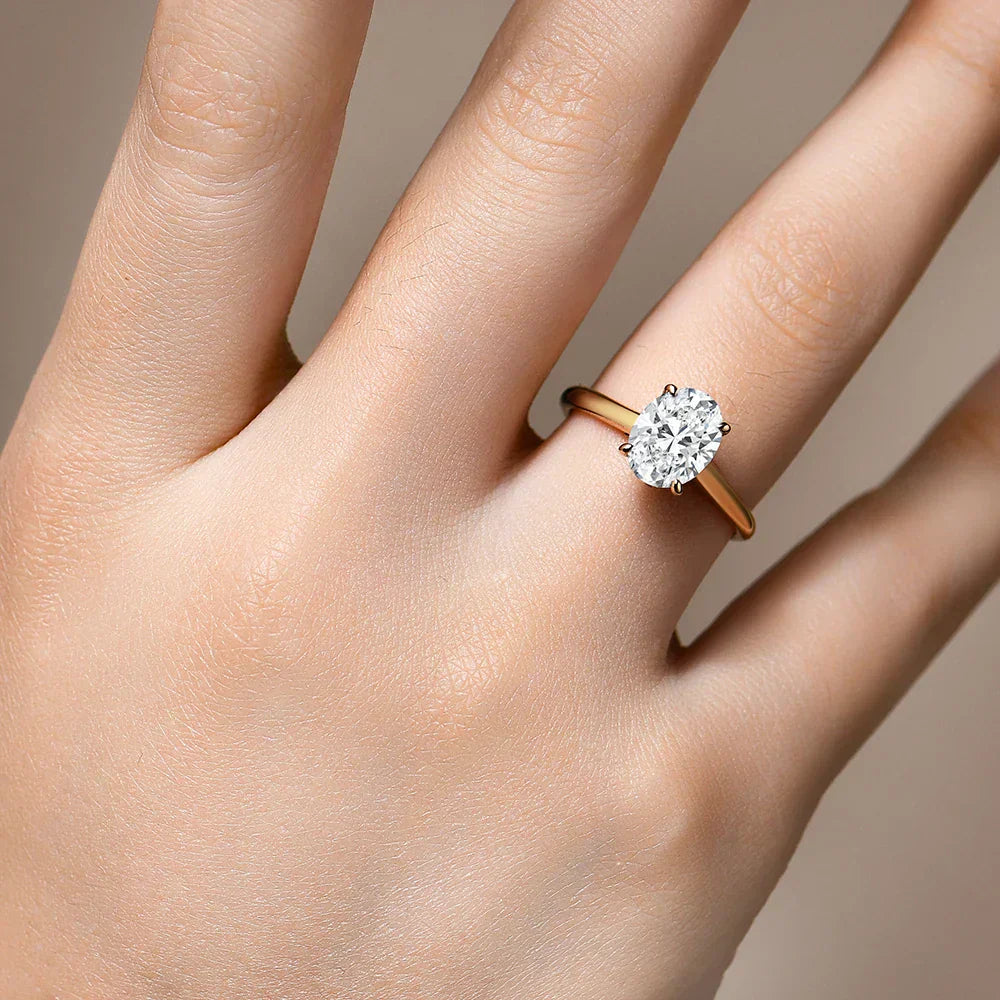 VVS1 2.5 CT Oval Cut Moissanite Engagement Ring