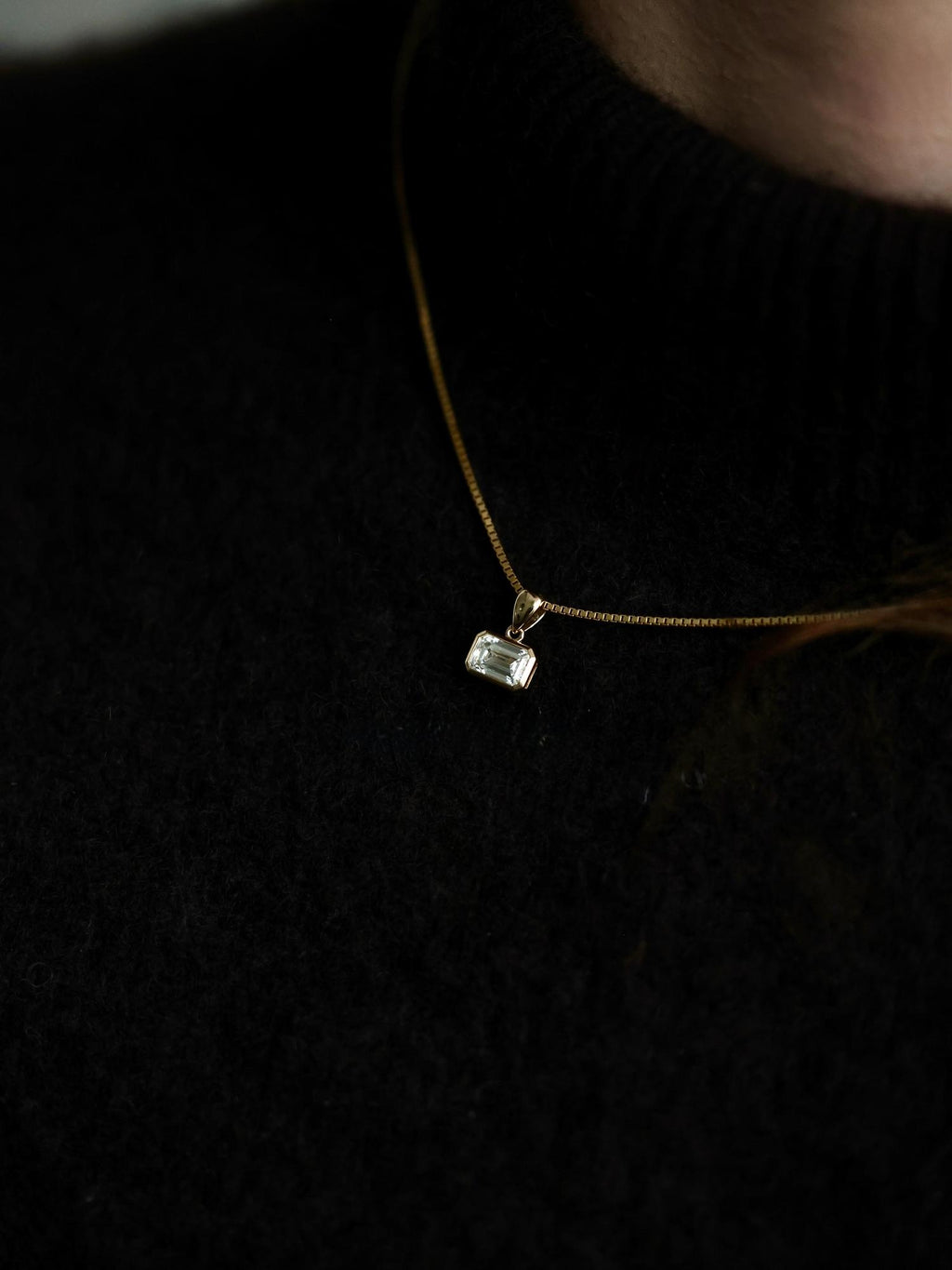 Horizontal Emerald Diamond Necklace | East-West Bezel Set Pendant Necklace